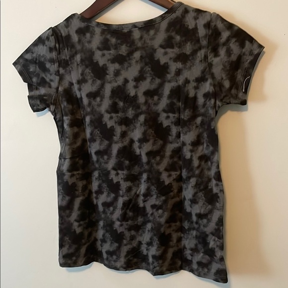 NWOT Kids size 14-16 Nightmare Before Christmas Black and Pink T-Shirt - Picture 4 of 4